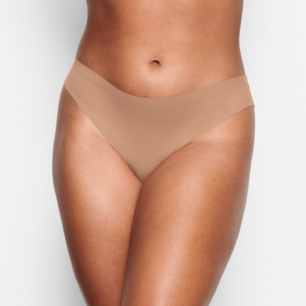 Skims FREE CUT MID WAIST Tanga Abrikoos | 29AGPIWVC