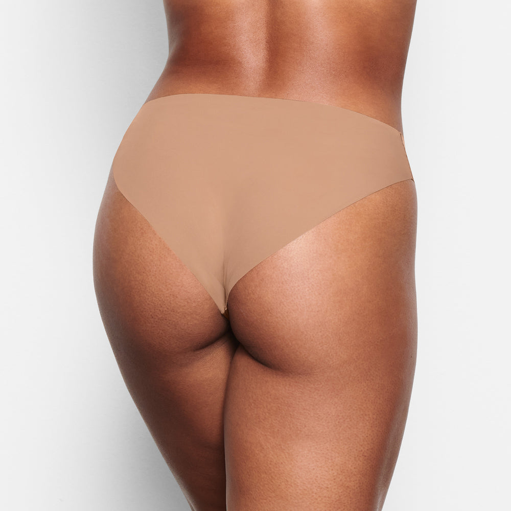 Skims FREE CUT MID WAIST Tanga Abrikoos | 29AGPIWVC