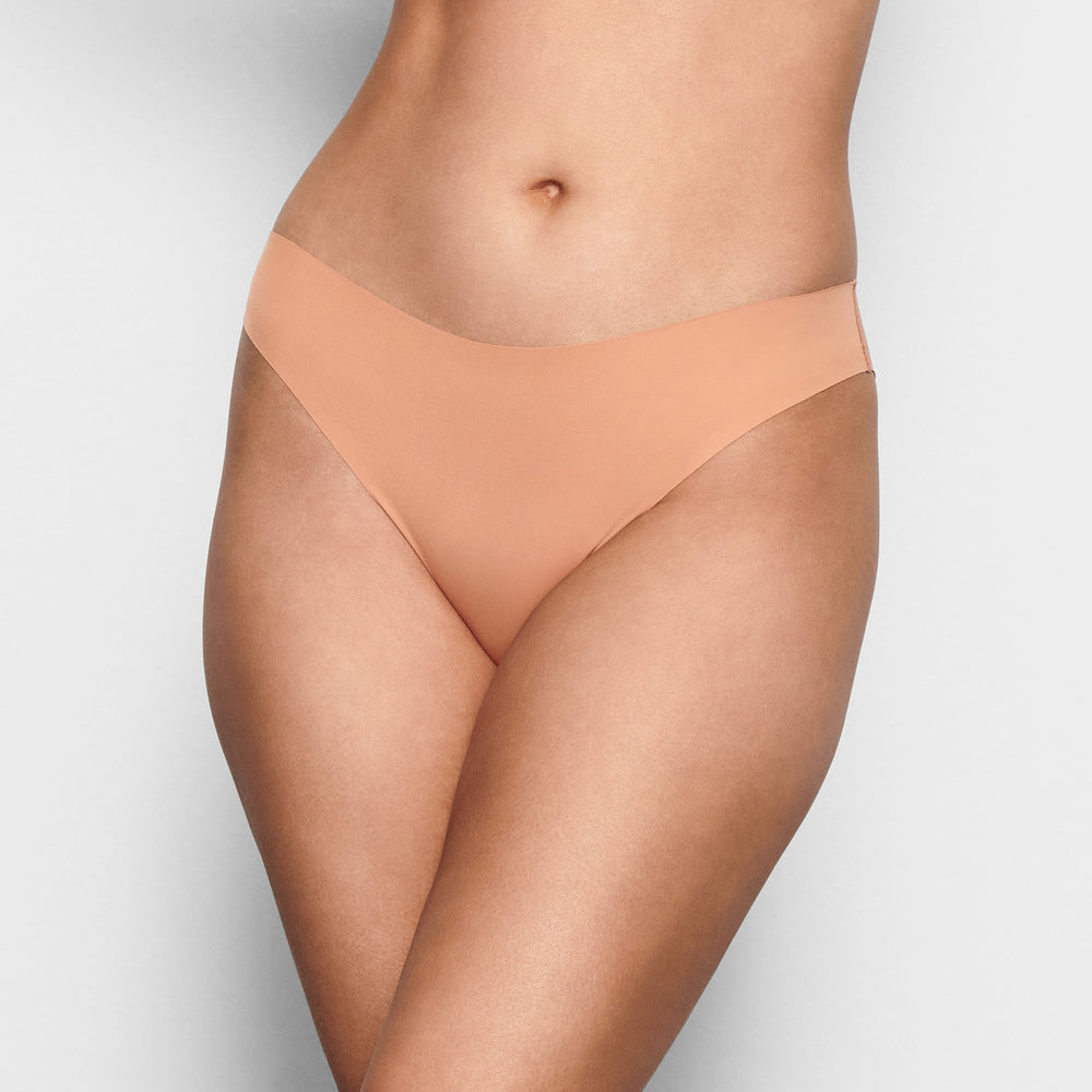 Skims FREE CUT MID WAIST Tanga Beige | 37PVMLXSG
