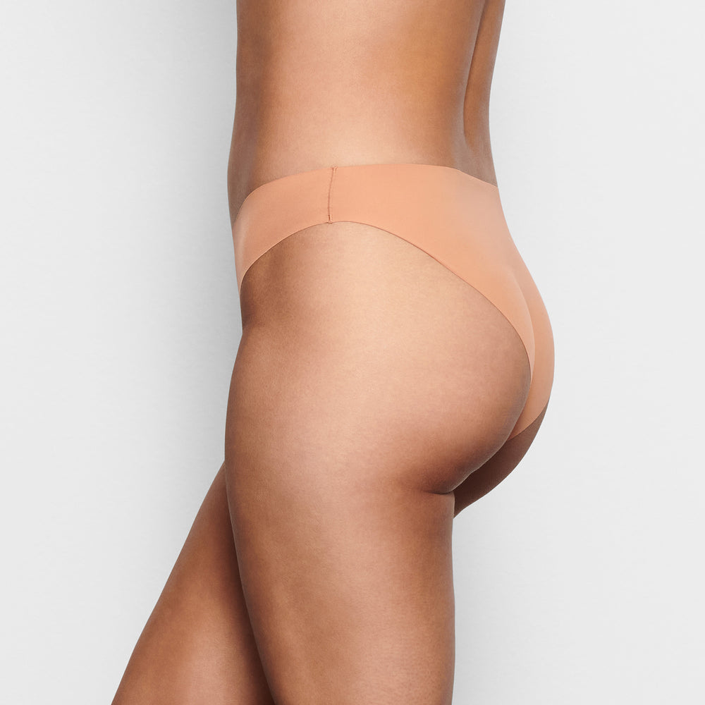 Skims FREE CUT MID WAIST Tanga Beige | 37PVMLXSG