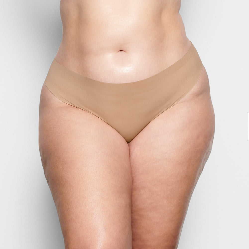 Skims FREE CUT MID WAIST Tanga Beige | 64DGEZSAW
