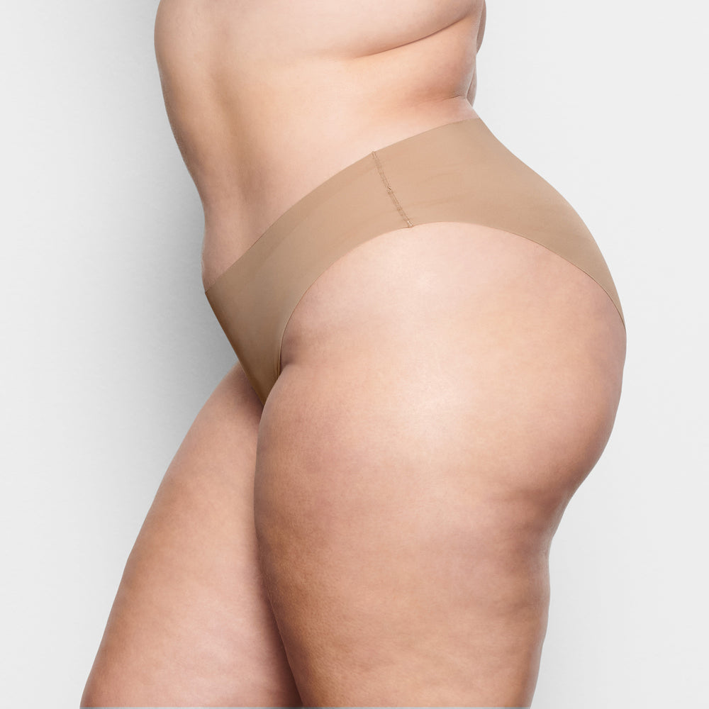 Skims FREE CUT MID WAIST Tanga Beige | 64DGEZSAW