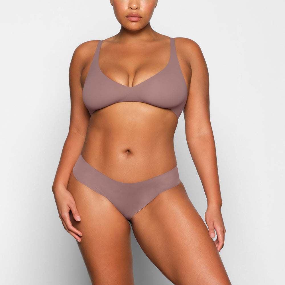 Skims FREE CUT MID WAIST Tanga Bruin | 95QEASKLZ