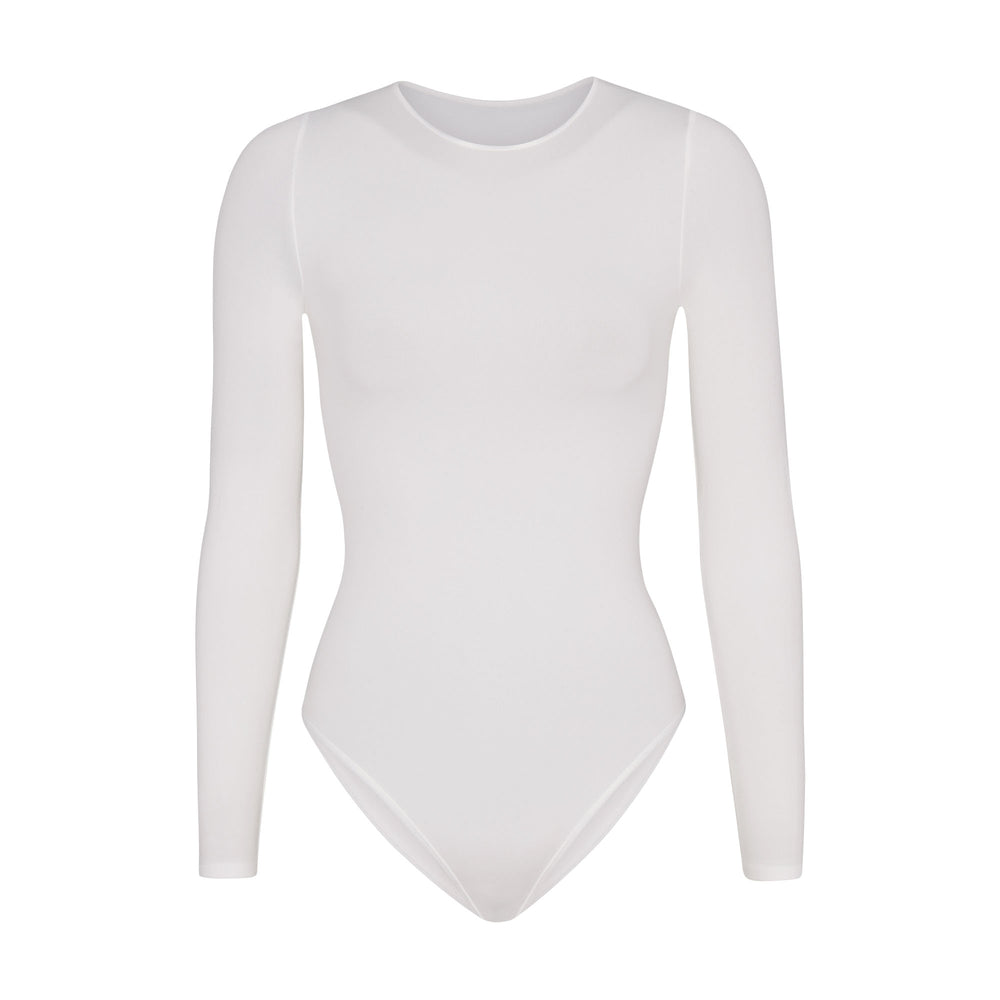 Skims LIGHT ESSENTIAL CREW NECK Long Sleeve Bodysuit Wit | 25WDNEUMP