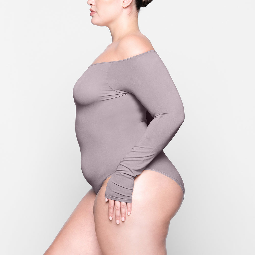 Skims LIGHT ESSENTIAL Off The Shoulder Bodysuit Lavendel | 38ZMLTCNH