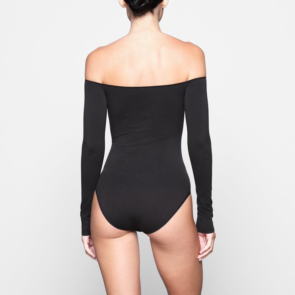 Skims LIGHT ESSENTIAL Off The Shoulder Bodysuit Zwart | 60SMXPWEK