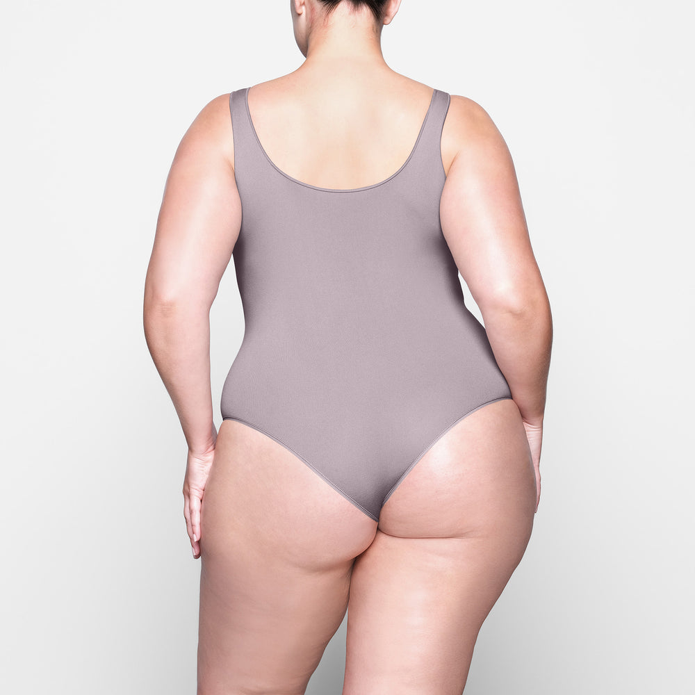 Skims LIGHT ESSENTIAL Scoop Neck Bodysuit Lavendel | 54XONUKHS