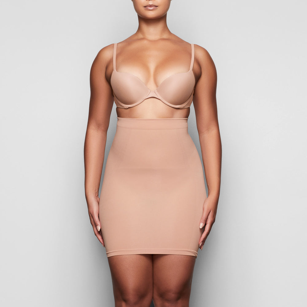 Skims LONG SLIP Rok Beige | 32WIAMPKX