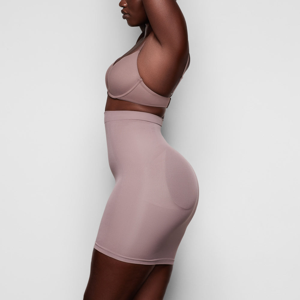 Skims LONG SLIP Rok Bruin | 45HUTJWFE