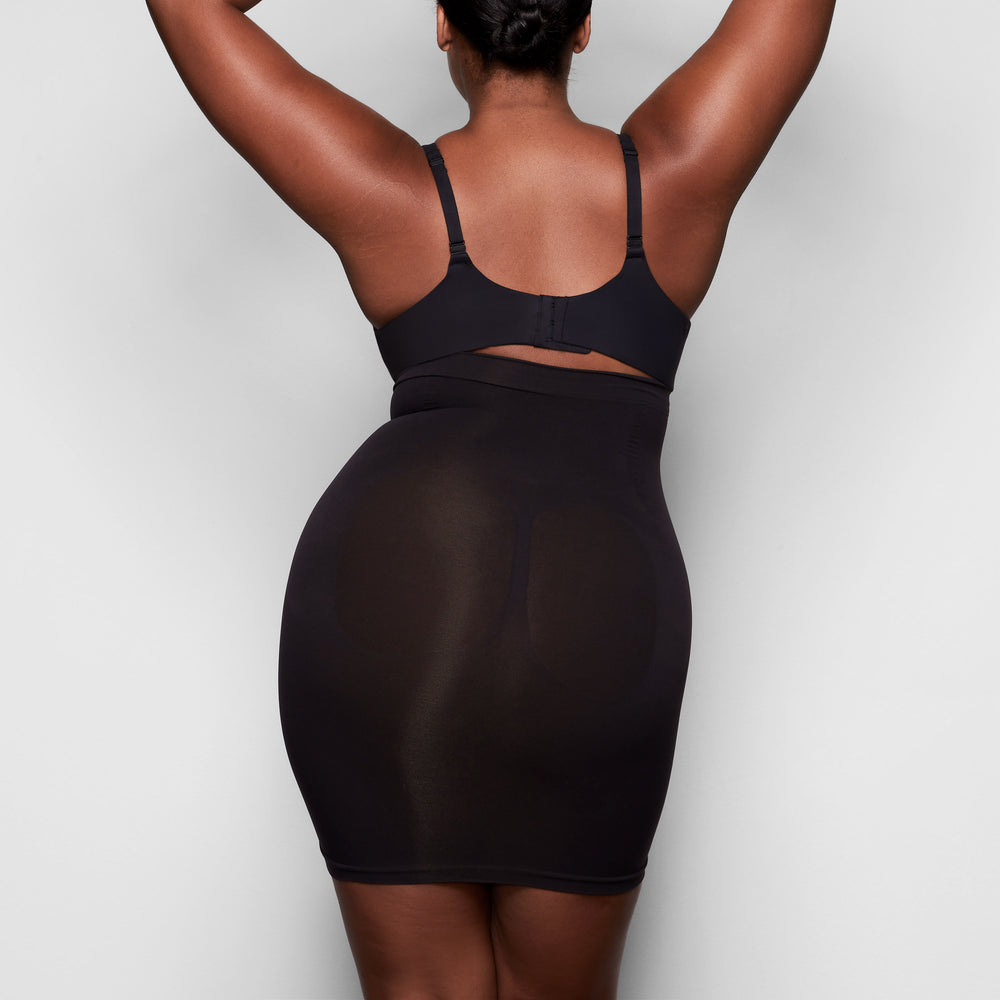 Skims LONG SLIP Rok Zwart | 28UITOQSH