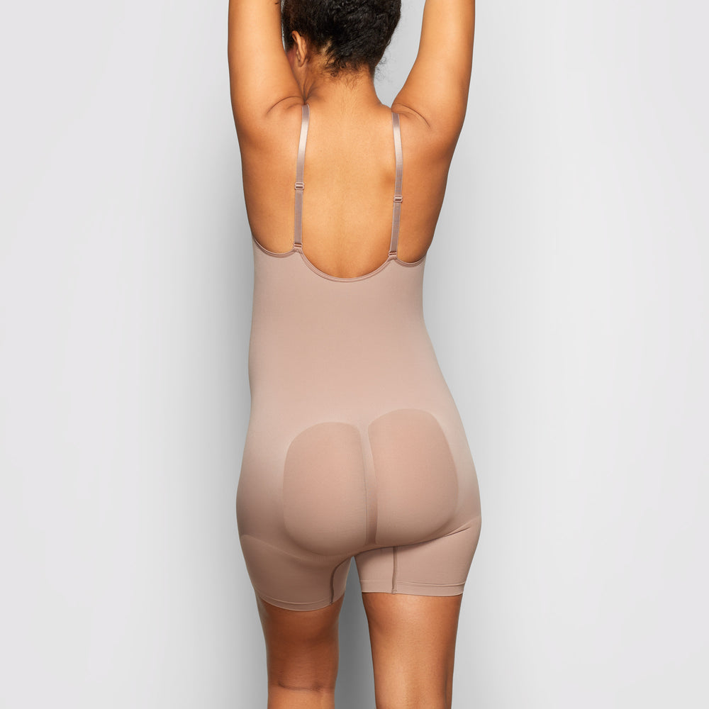 Skims MATERNITY SCULPTING BODYSUIT MID THIGH Maternity Shapewear Bruin | 26OHBEFGU