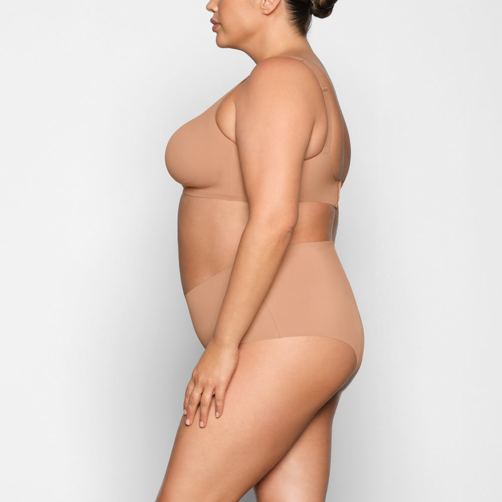 Skims NAKED Scoop Neck Bra Beige | 06WKNBUGX