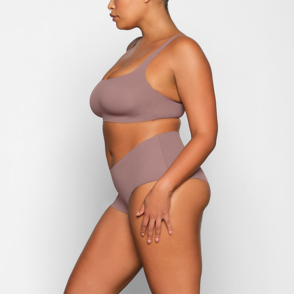 Skims NAKED Scoop Neck Bra Bruin | 29SEIBVCP
