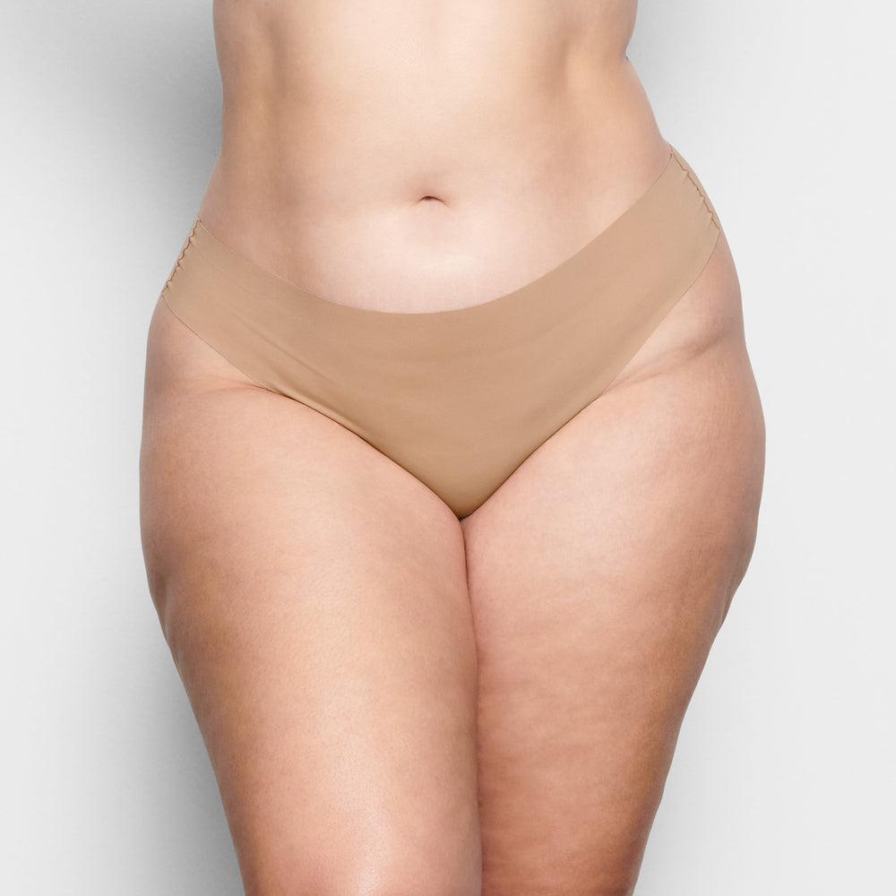 Skims NAKED Thong Beige | 17ADTMLFX
