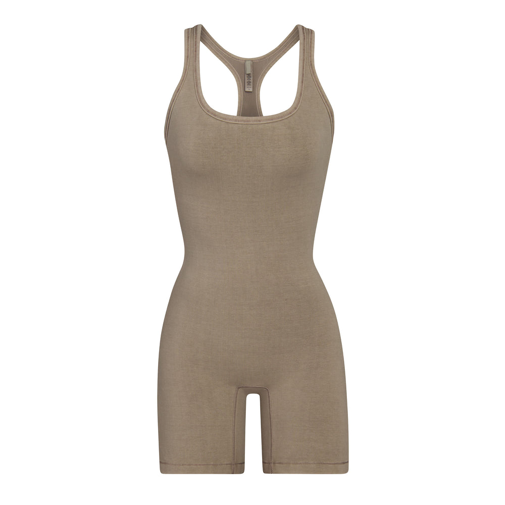 Skims OUTDOOR Mid Thigh Bodysuit Abrikoos | 16XAPMDLY
