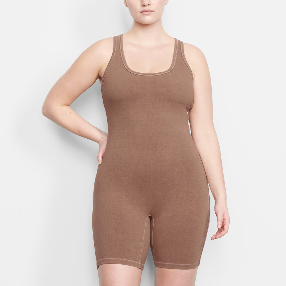 Skims OUTDOOR Mid Thigh Bodysuit Bruin | 18VMTRFSP