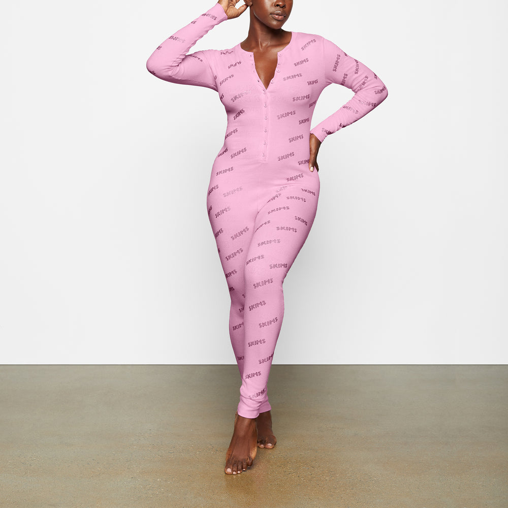 Skims RHINESTONE LOGO POINTELLE Onesie Roze | 02XAPWNSF