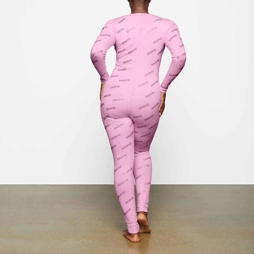 Skims RHINESTONE LOGO POINTELLE Onesie Roze | 02XAPWNSF