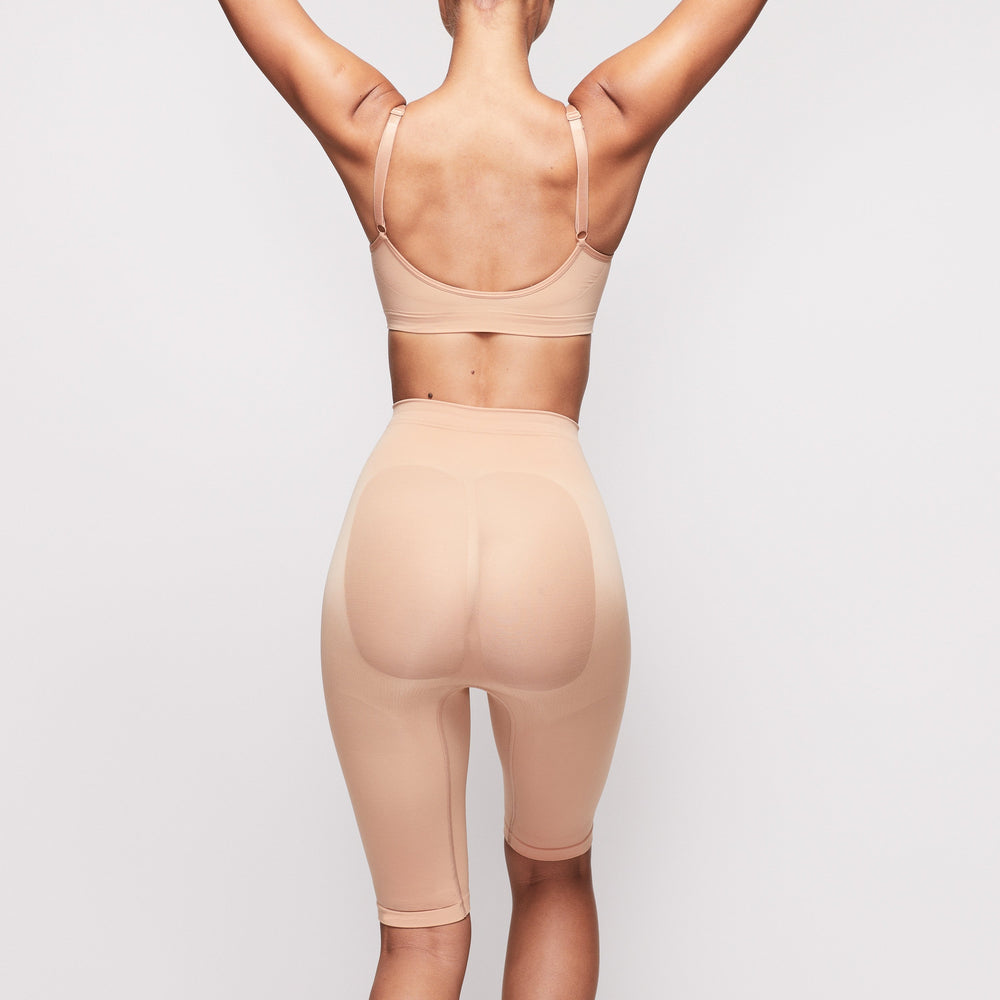 Skims SCULPTING ABOVE THE KNEE Korte Broek Beige | 14CAUJYWG