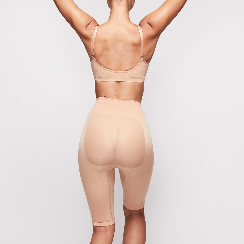 Skims SCULPTING ABOVE THE KNEE W/ OPEN GUSSET Korte Broek Beige | 67HFLQETC