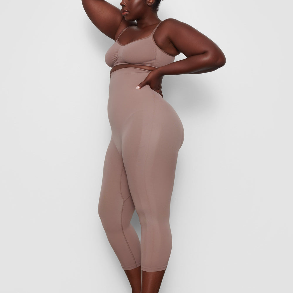 Skims SCULPTING BELOW THE KNEE Leggings Bruin | 36YMFVPGO