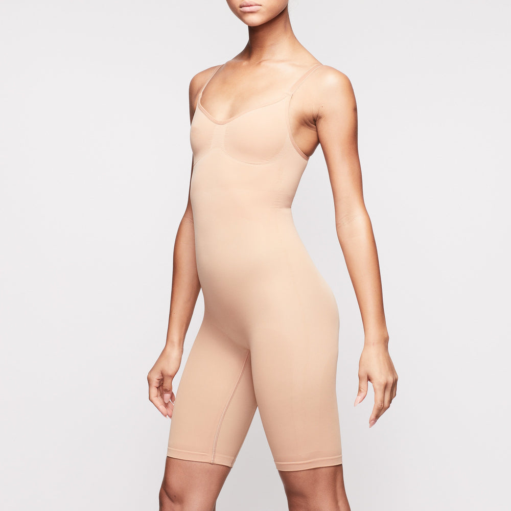 Skims SCULPTING BODYSUIT MID THIGH W. OPEN GUSSET Bodysuit Beige | 51WVQCGJH