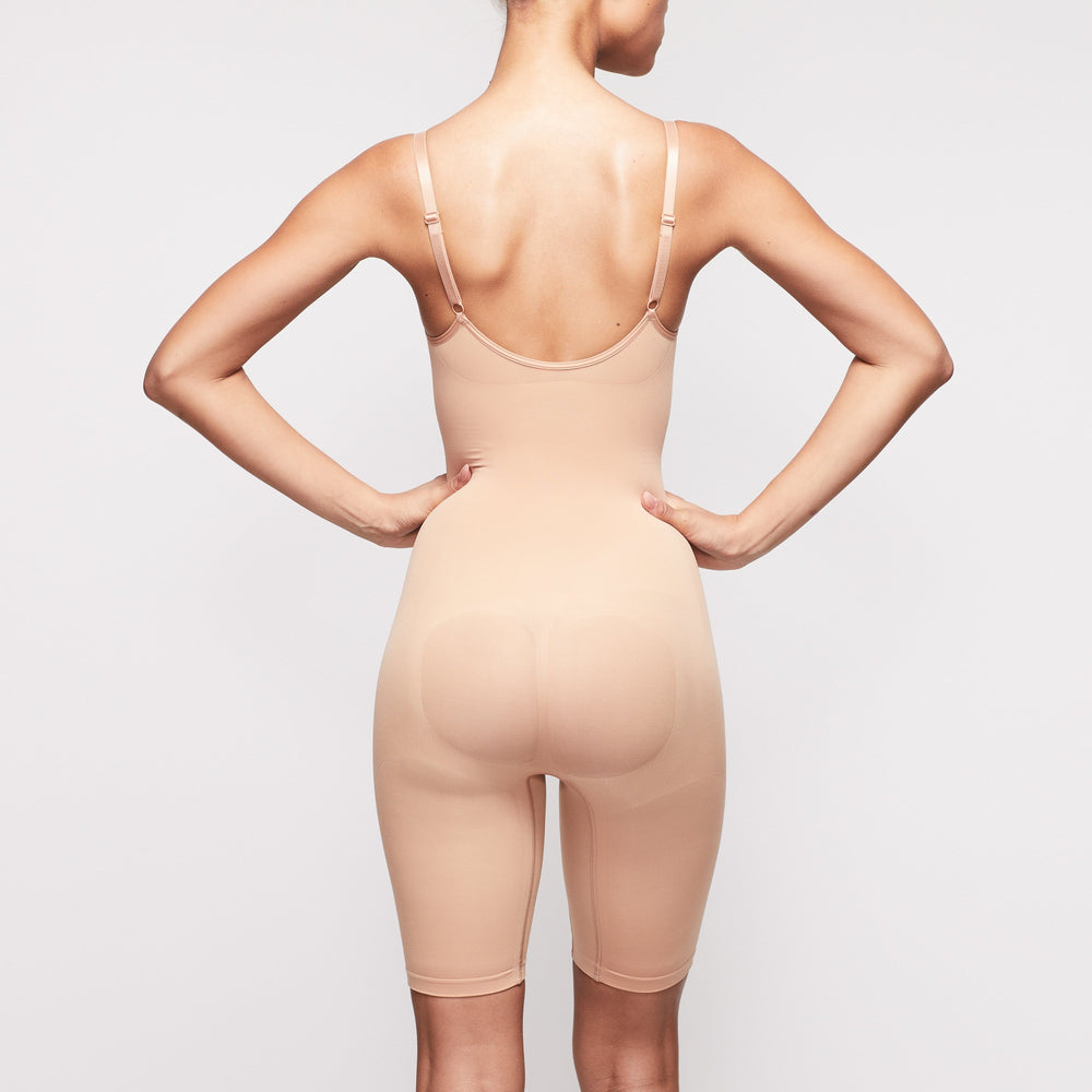 Skims SCULPTING BODYSUIT MID THIGH W. OPEN GUSSET Bodysuit Beige | 51WVQCGJH