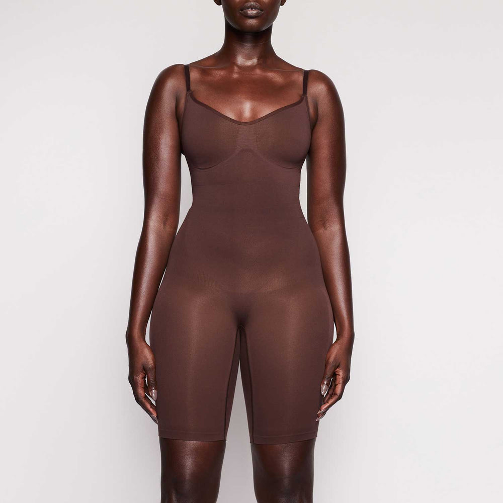 Skims SCULPTING BODYSUIT MID THIGH W. OPEN GUSSET Bodysuit Chocola | 90CRHJUMF