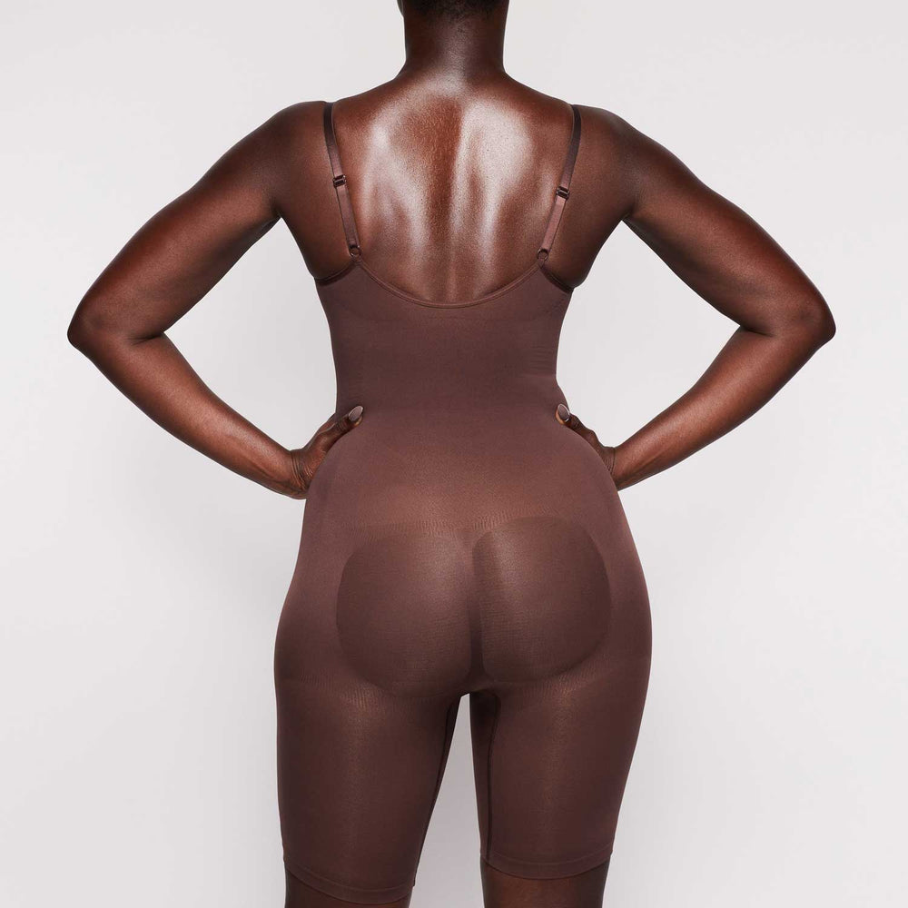 Skims SCULPTING BODYSUIT MID THIGH W. OPEN GUSSET Bodysuit Chocola | 90CRHJUMF