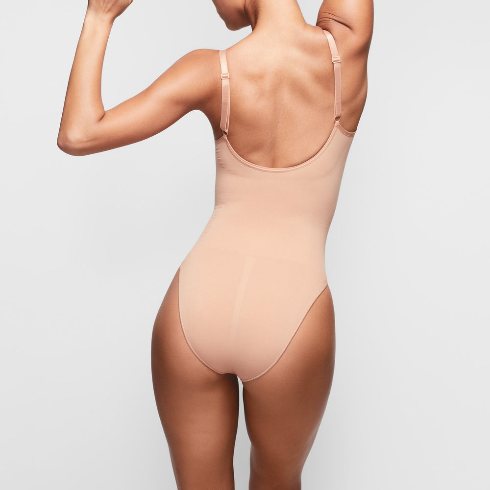 Skims SCULPTING BODYSUIT W. SNAPS Bodysuit Beige | 08QXSZDMW