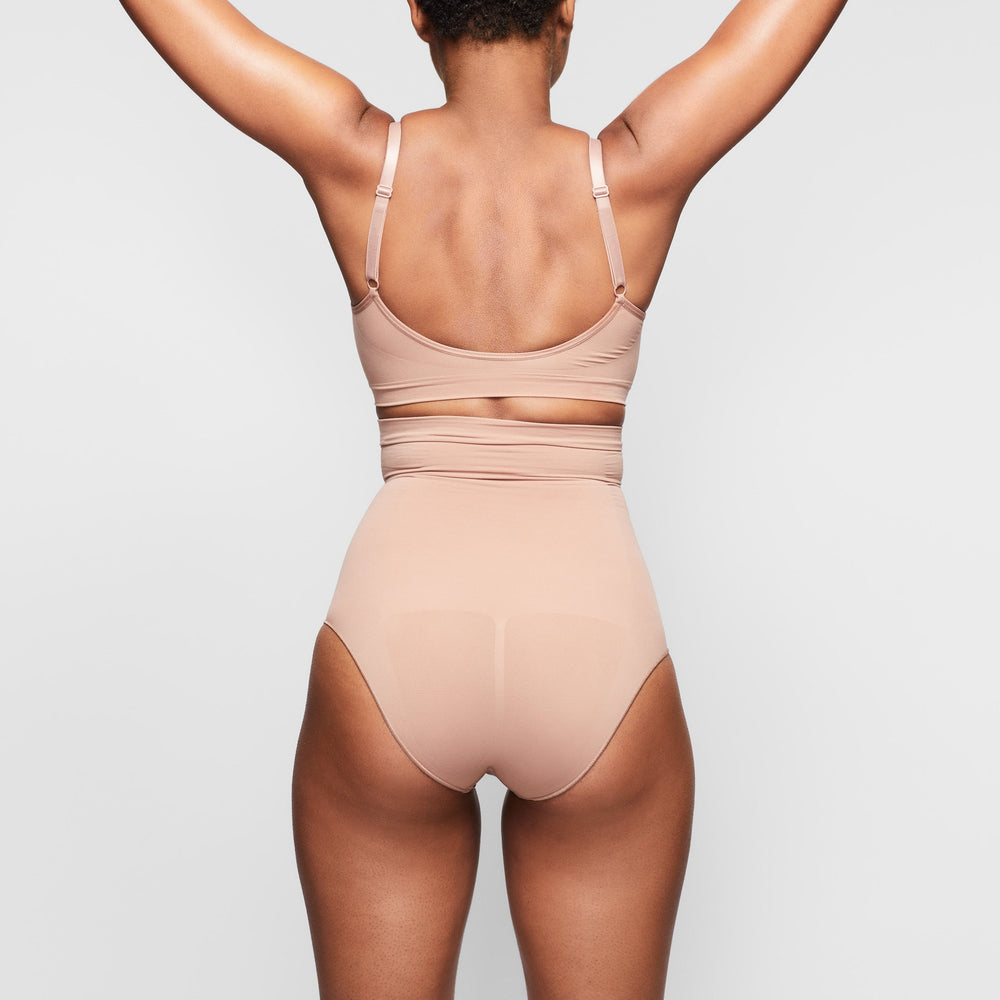 Skims SCULPTING HIGH WAIST Brief Abrikoos | 01JOECWBX