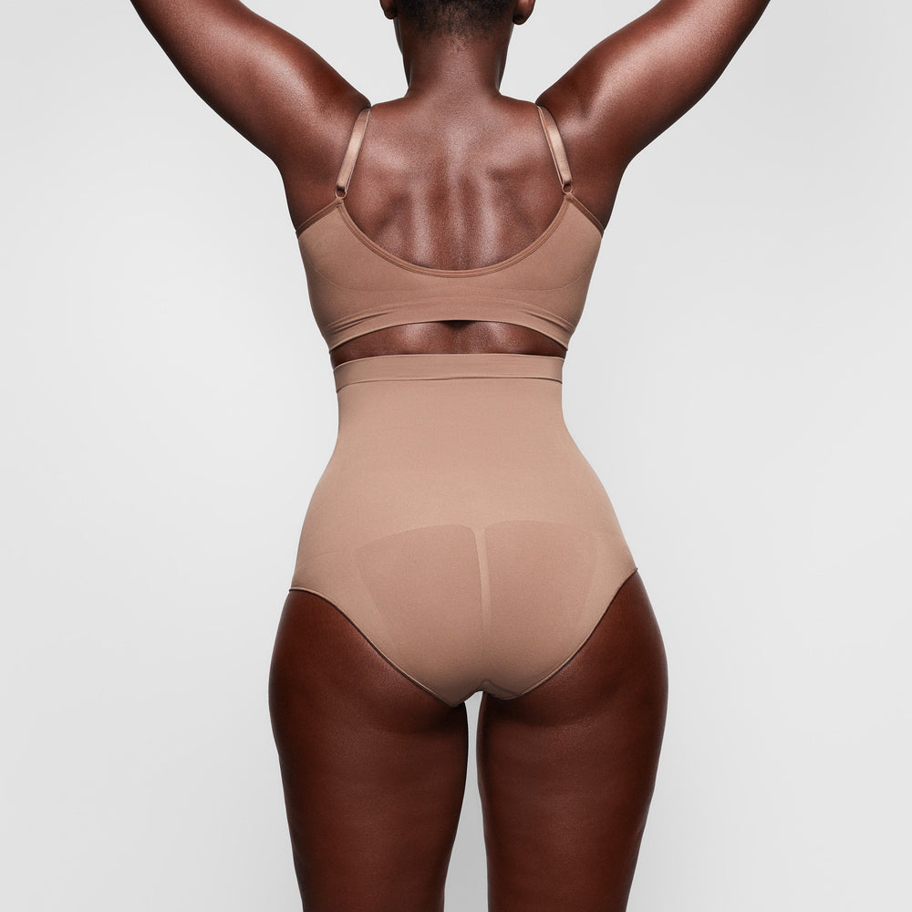 Skims SCULPTING HIGH WAIST Brief Abrikoos | 21HZLPUMR