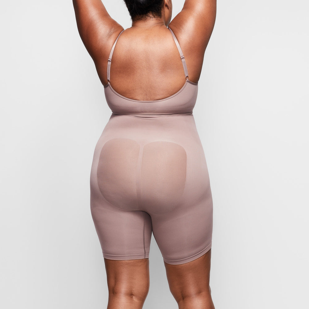 Skims SCULPTING MID THIGH Korte Broek Bruin | 08RDHVFOG