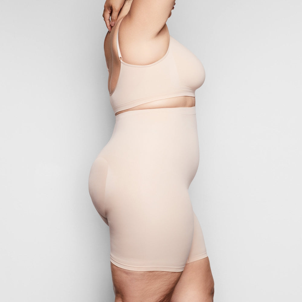 Skims SCULPTING MID THIGH W/ OPEN GUSSET Korte Broek Beige | 05JTSOXAV