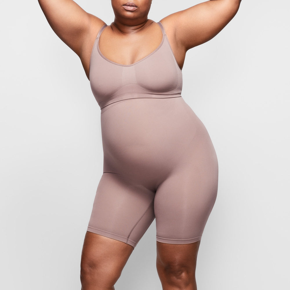 Skims SCULPTING MID THIGH W/ OPEN GUSSET Korte Broek Bruin | 64FDHBYKR