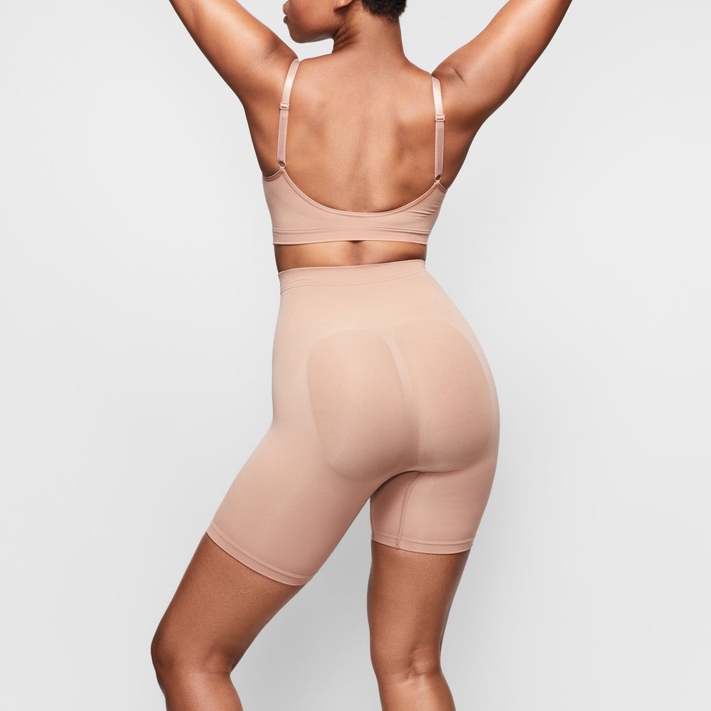 Skims SCULPTING MID THIGH W/ OPEN GUSSET Korte Broek Abrikoos | 65HRMLCIT