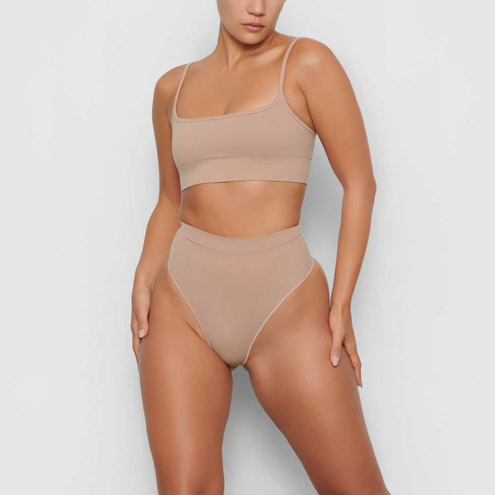 Skims SCULPTING MID WAIST Thong Beige | 24CEKSOBF