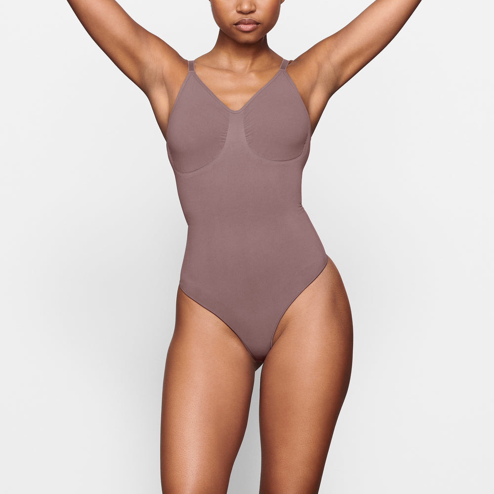 Skims SCULPTING THONG Bodysuit Bruin | 20VTMQRYE