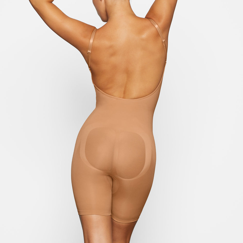 Skims SEAMLESS SCULPT MID THIGH Low Back Bodysuit Beige | 03FCBNGYS