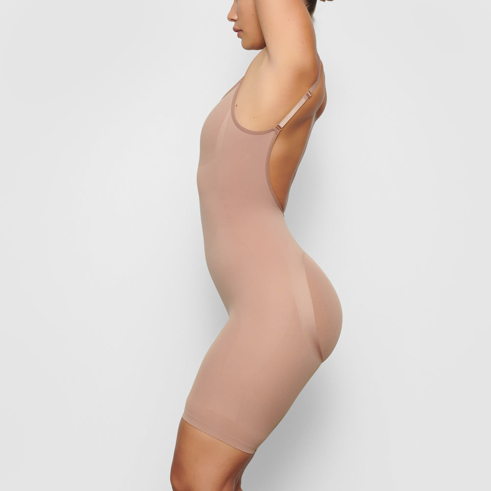 Skims SEAMLESS SCULPT MID THIGH Low Back Bodysuit Abrikoos | 43YSFBNGV