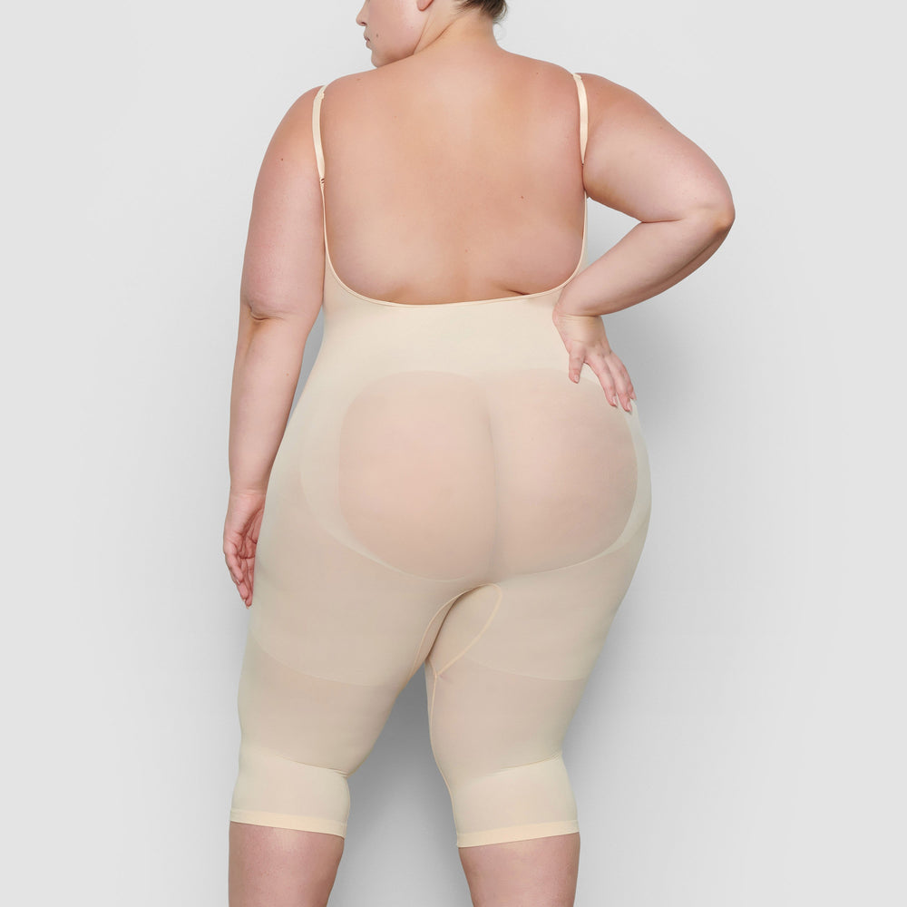 Skims SEAMLESS SCULPT WITH HOSIERY LEG Low Back Bodysuit Bruin | 63GCLZBAM