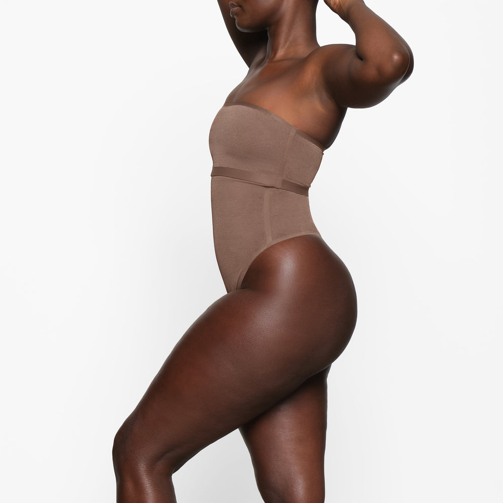 Skims SHEER SCULPT Bandeau Top Bruin | 54WOMCYJP