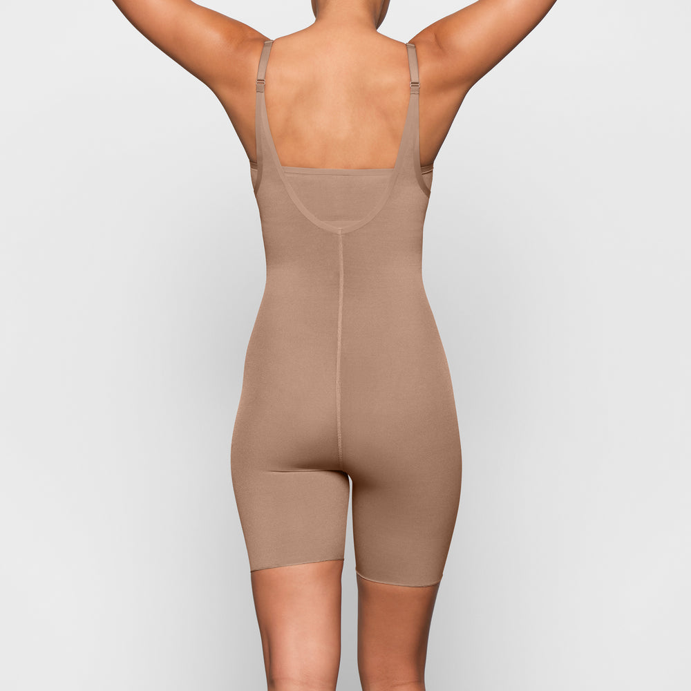 Skims SHEER SCULPT OPEN BUST Bodysuit Abrikoos | 59JFUGHSC