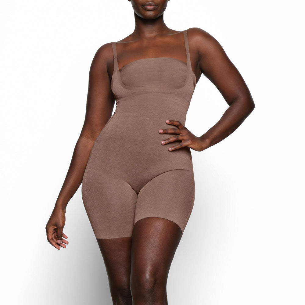 Skims SHEER SCULPT OPEN BUST Bodysuit Bruin | 40IJUXBYN