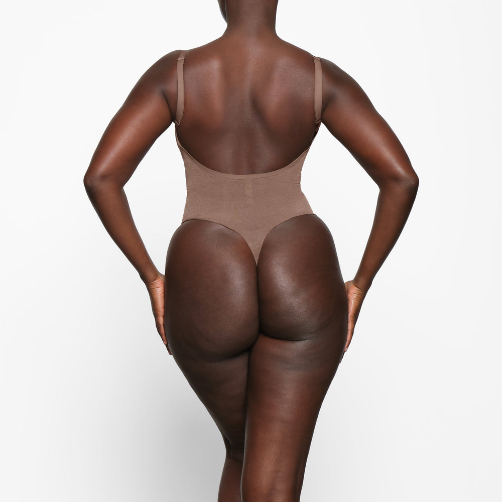 Skims SHEER SCULPT THONG Bodysuit Bruin | 48RWDUPCQ