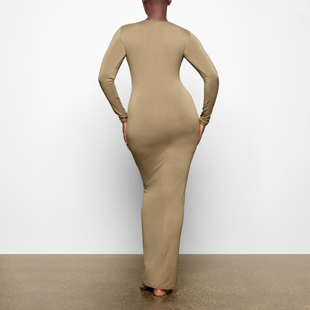 Skims SMOOTH LOUNGE CREW NECK LONG SLEEVE Jurk Khaki | 62RAHCPOX