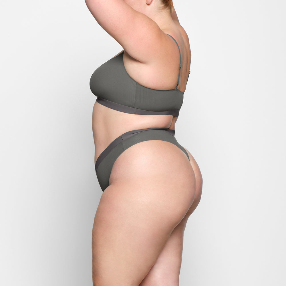 Skims SMOOTH RIB Thong Diepgrijs | 73BFNXGOZ