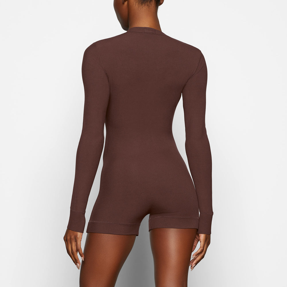 Skims SOFT LOUNGE BUTTON UP HENLEY Onesie Chocola | 13EOGNIPB