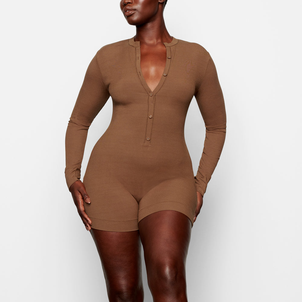 Skims SOFT LOUNGE BUTTON UP HENLEY Onesie Khaki | 43GKYRLMF