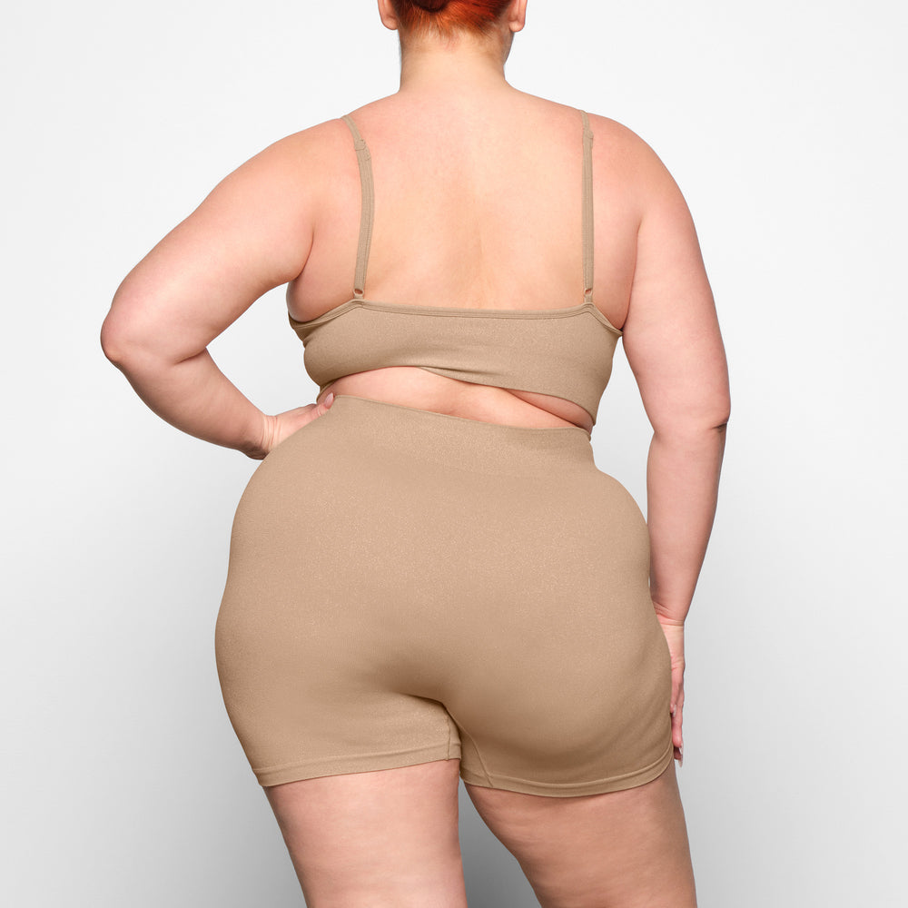 Skims SOFT SMOOTHING SHINE Korte Broek Beige | 65ZVONAWR
